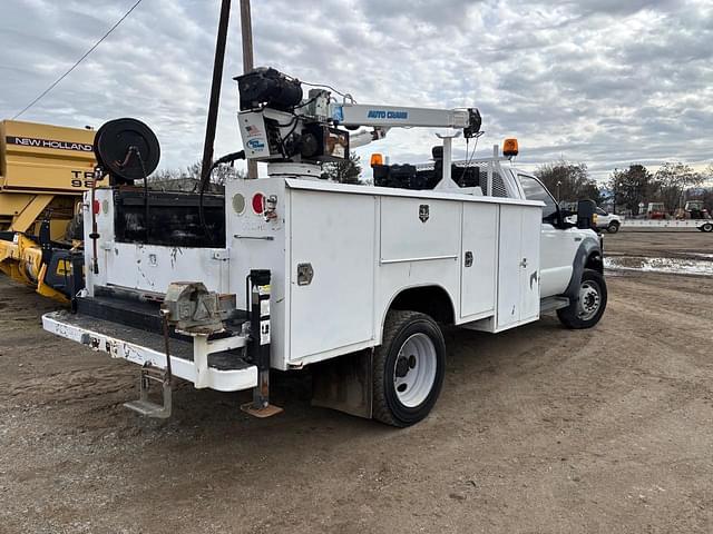 Image of Ford F-550 equipment image 4