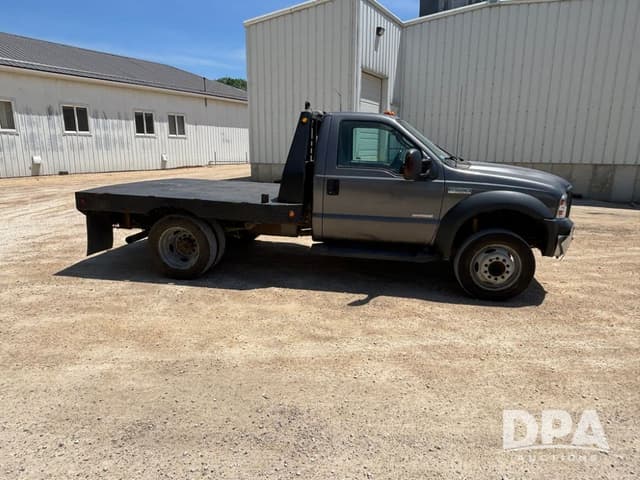 Image of Ford F-550 equipment image 3