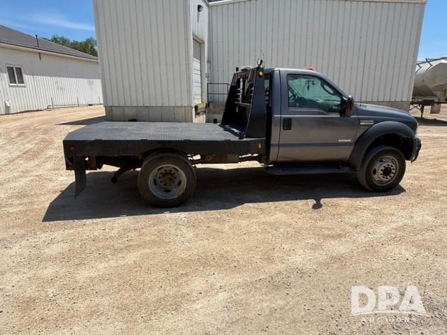 Image of Ford F-550 equipment image 4