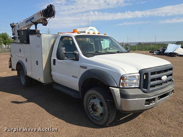 Image of Ford F-550 equipment image 2