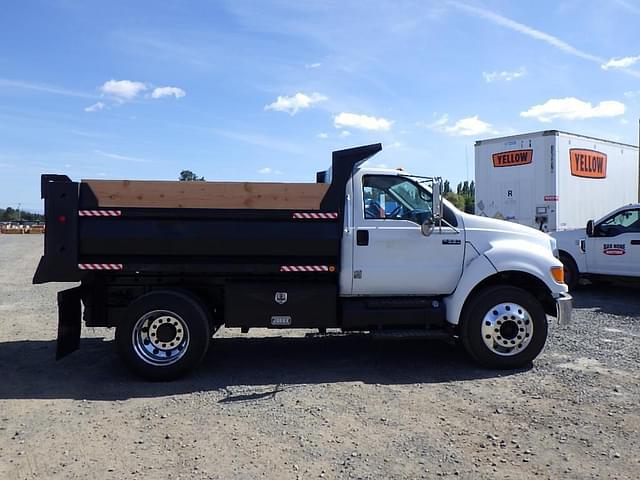 Image of Ford F-650 equipment image 2