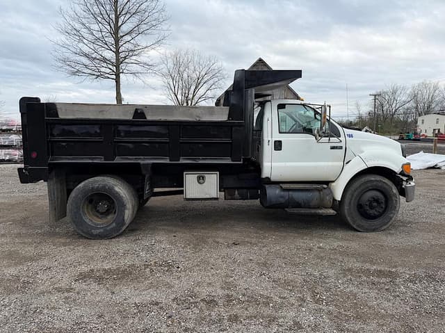 Image of Ford F-650 equipment image 3