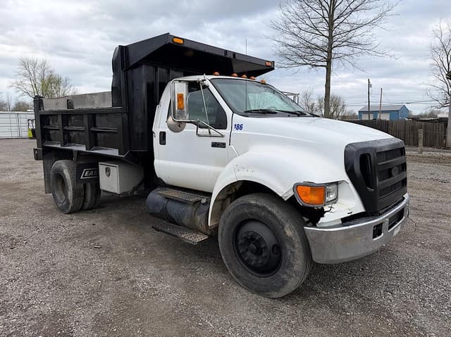 Image of Ford F-650 equipment image 2