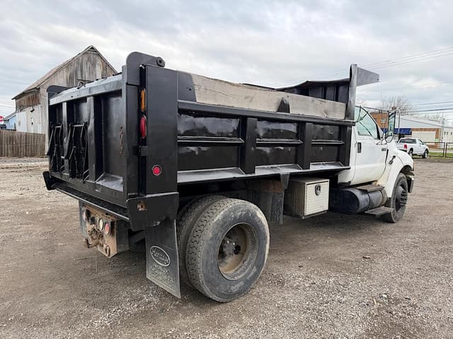 Image of Ford F-650 equipment image 4