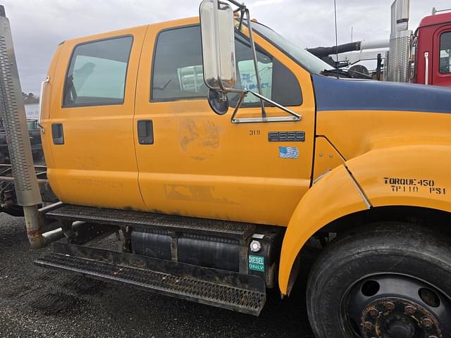 Image of Ford F-650 equipment image 4