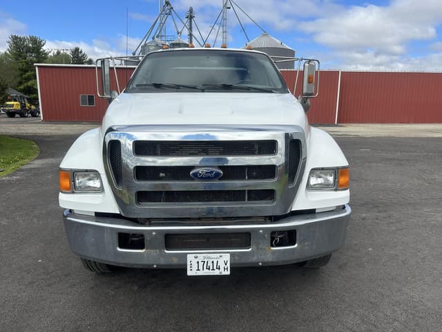 Image of Ford F-650 equipment image 3