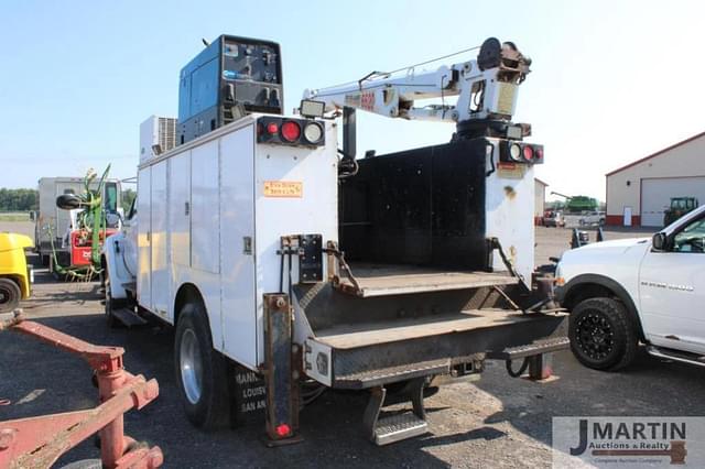 Image of Ford F-650 equipment image 3