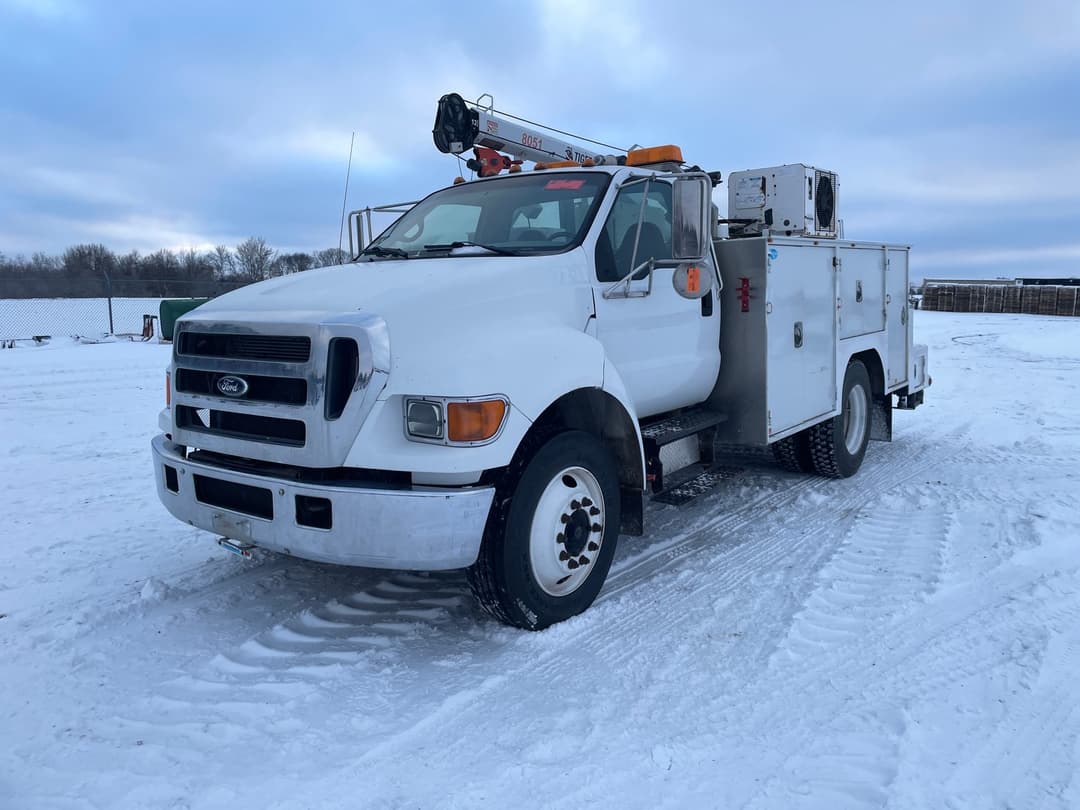 Image of Ford F-650 Primary image