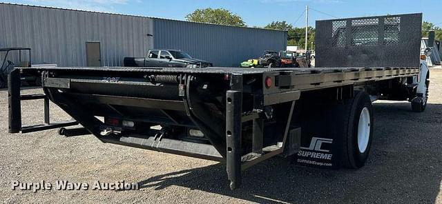 Image of Ford F-650 equipment image 4