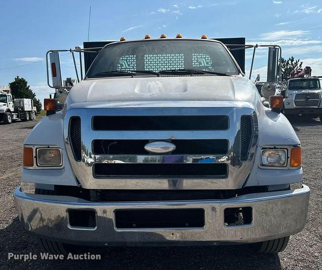 Image of Ford F-650 equipment image 1