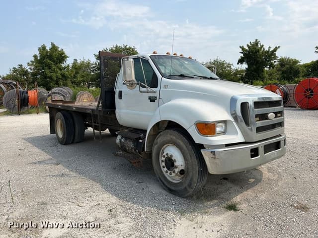 Image of Ford F-650 equipment image 2