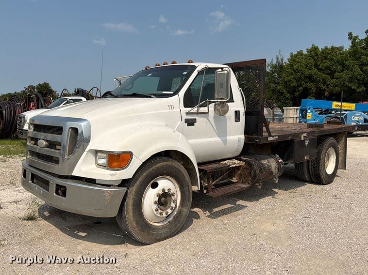 2007 Ford F-650 Equipment Image0