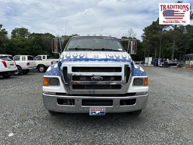 Image of Ford F-650 equipment image 2