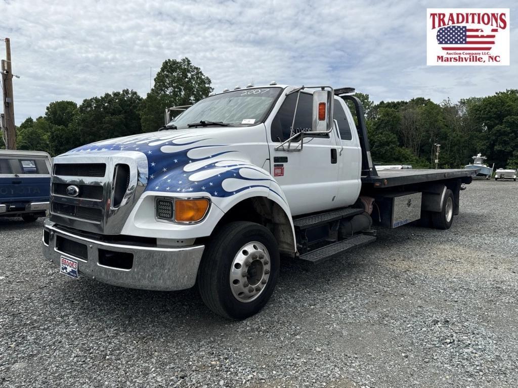 Image of Ford F-650 Primary image