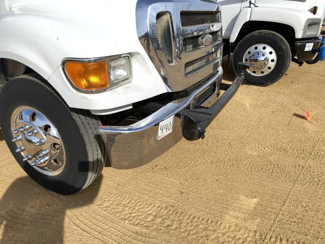Image of Ford F-650 equipment image 4