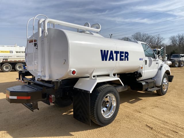 Image of Ford F-650 equipment image 2