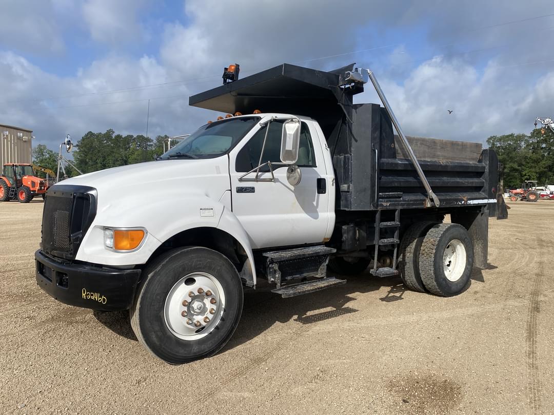 Image of Ford F-750 Primary image
