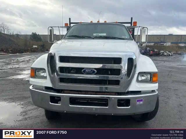 Image of Ford F-750 equipment image 3
