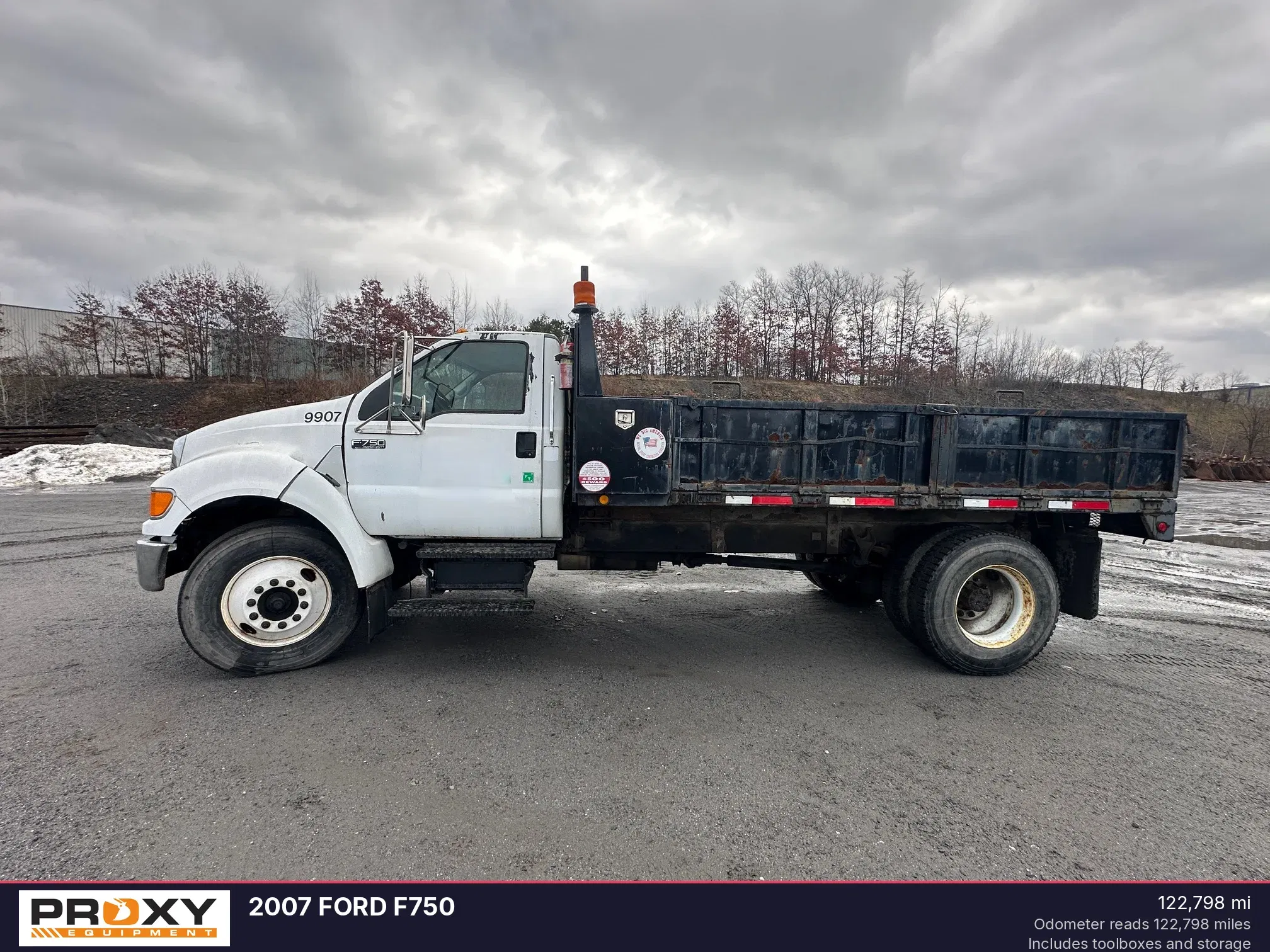 2007 Ford F-750 Equipment Image0