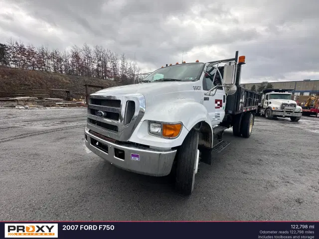 Image of Ford F-750 equipment image 2