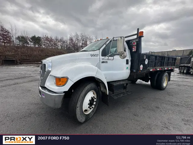 Image of Ford F-750 equipment image 1