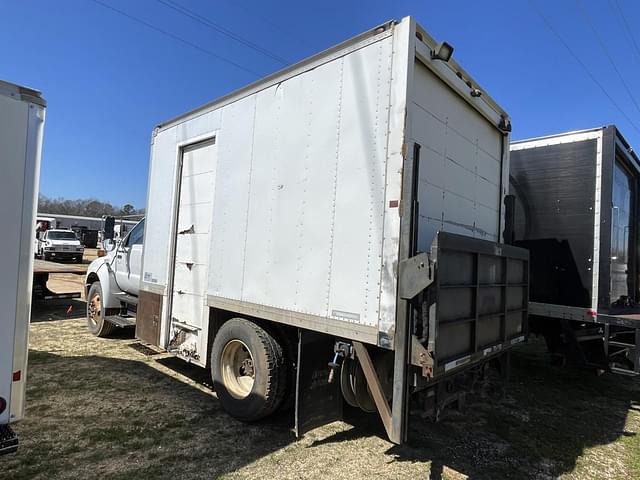 Image of Ford F-750 equipment image 1