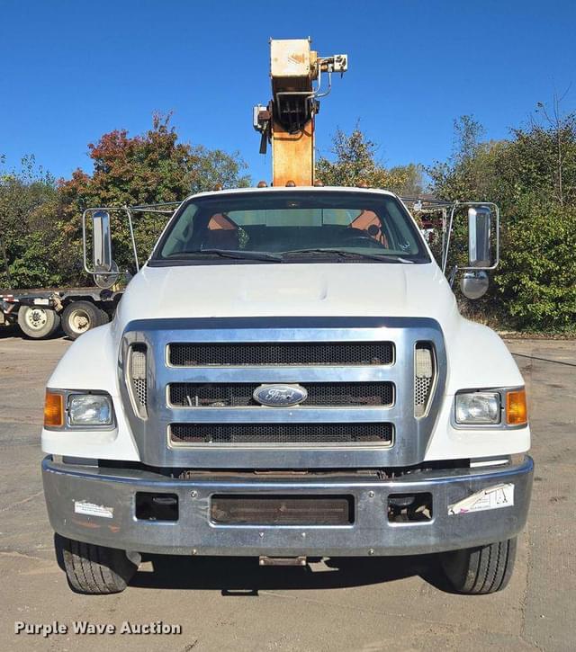 Image of Ford F-750 equipment image 1