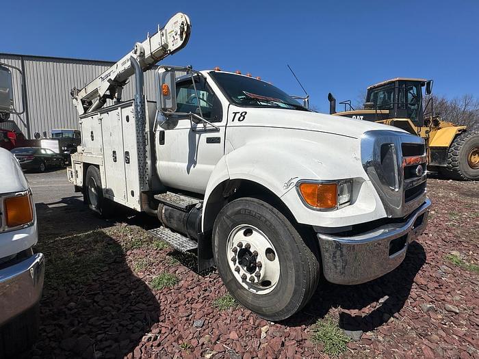 Image of Ford F-750 Primary image