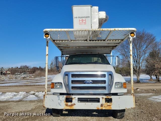 Image of Ford F-750 equipment image 1