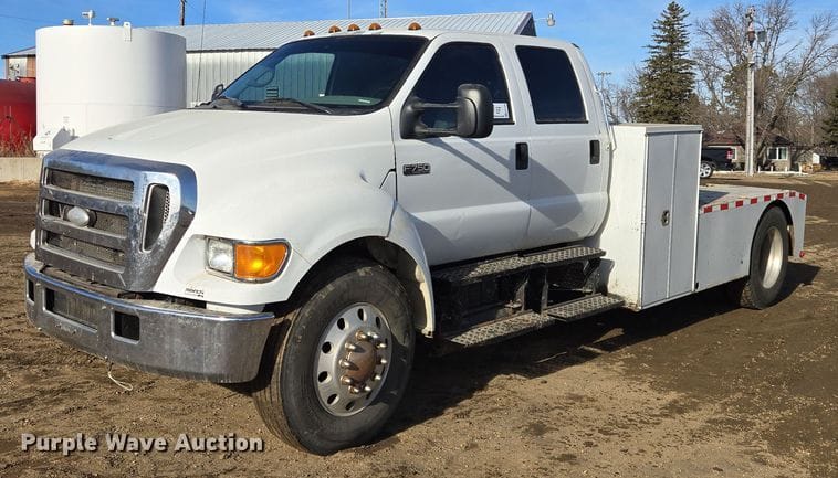 2007 Ford F-750 Equipment Image0