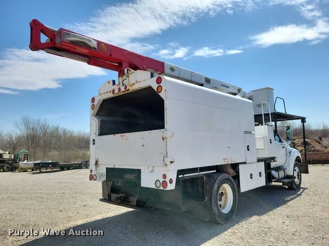 Image of Ford F-750 equipment image 4