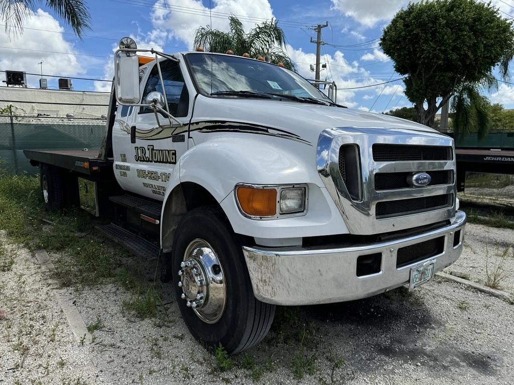 Image of Ford F-750 Primary image