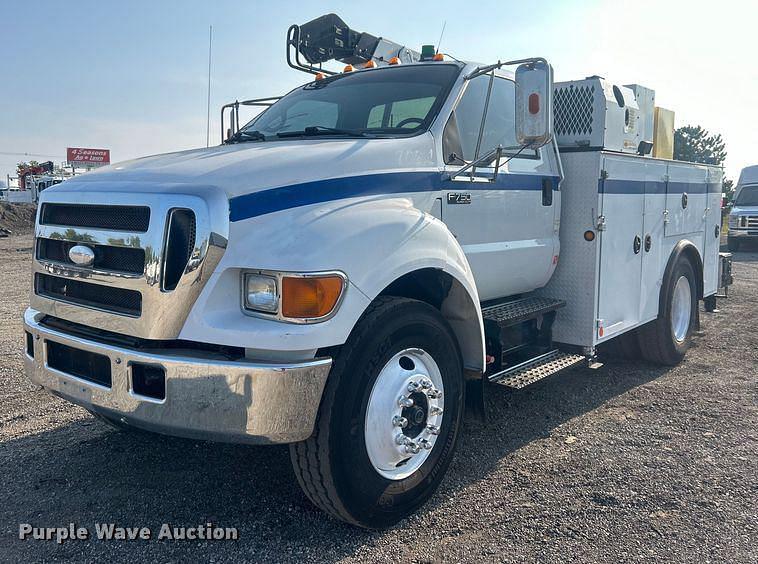 Image of Ford F-750 Primary image