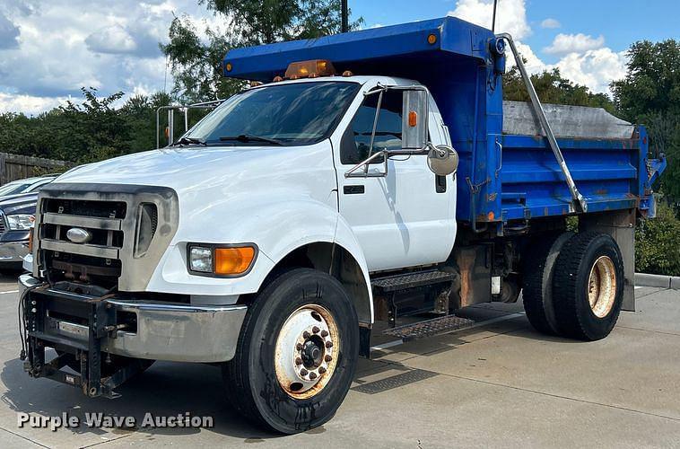 Image of Ford F-750 Primary image