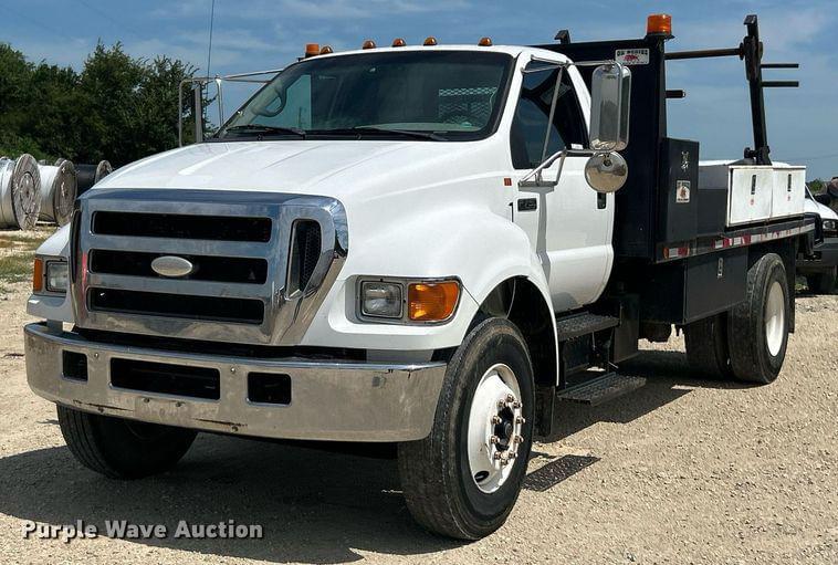 Image of Ford F-750 Primary image