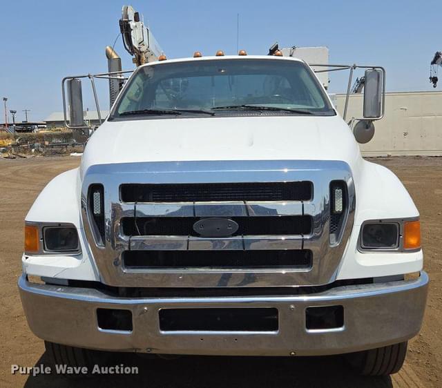 Image of Ford F-750 equipment image 1