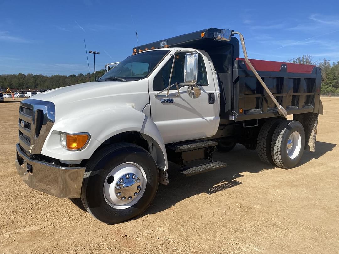 Image of Ford F-750 Primary image