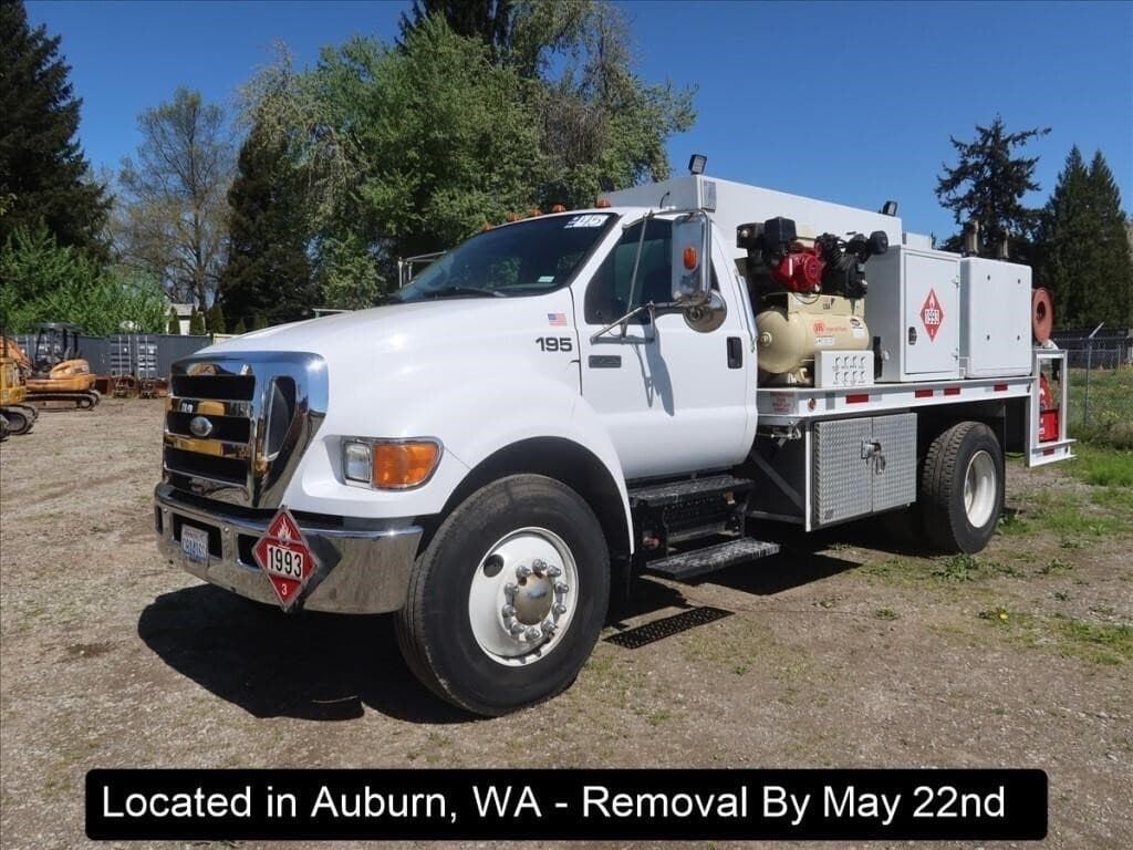 Image of Ford F-750 Primary image