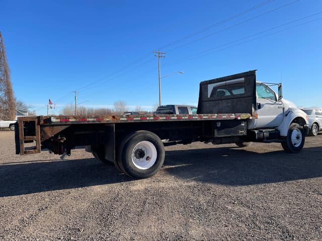 Image of Ford F-750 equipment image 4