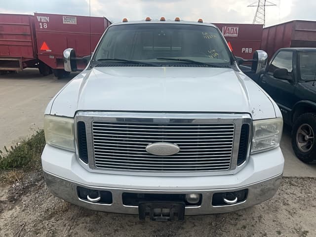 Image of Ford F-350 equipment image 1