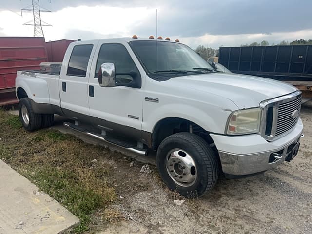 Image of Ford F-350 equipment image 2