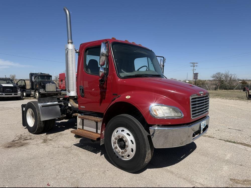2007 Freightliner 16M Equipment Image0