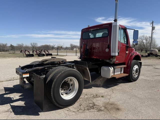 Image of Freightliner 16M equipment image 4