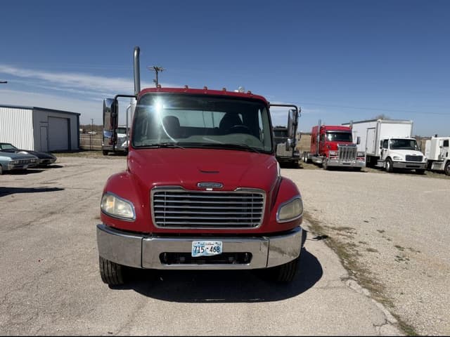 Image of Freightliner 16M equipment image 2