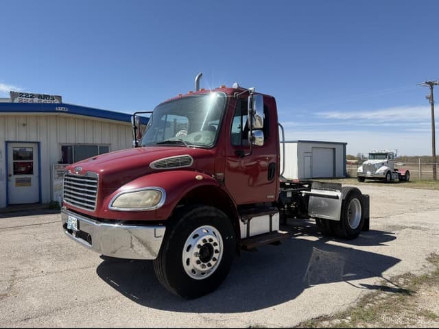 Image of Freightliner 16M equipment image 1