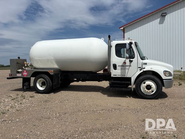 Image of Freightliner Business Class equipment image 3