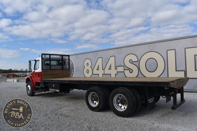 Image of Freightliner Business Class M2 equipment image 2