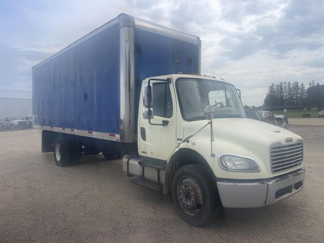 Image of Freightliner Business Class M2 106 equipment image 1