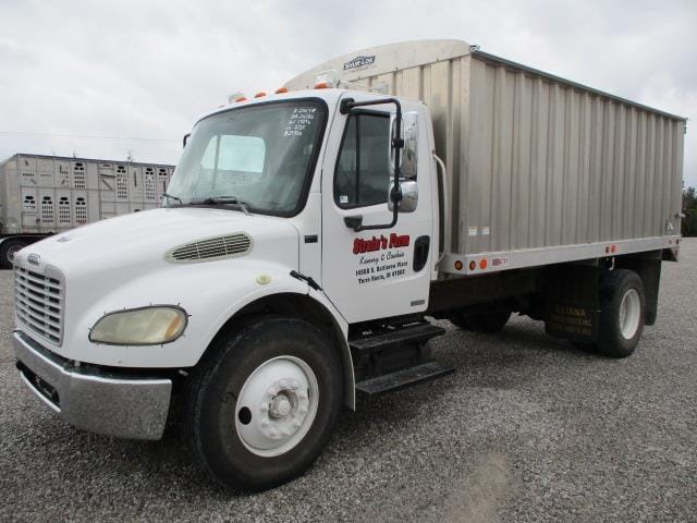 Main image Freightliner Business Class M2 106