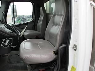 Main image Freightliner Business Class M2 106 43